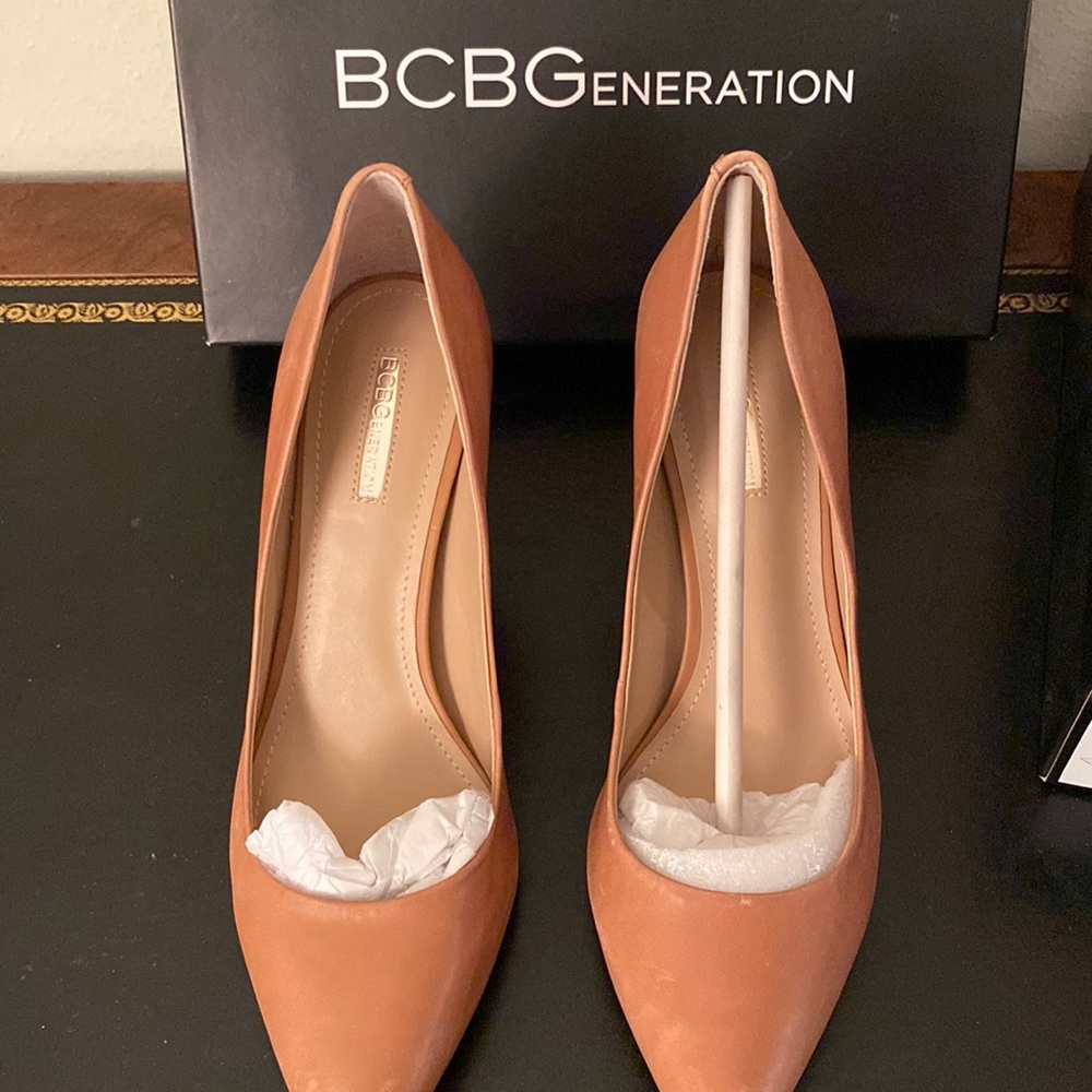 BCBGeneration dark sand Levonne-x